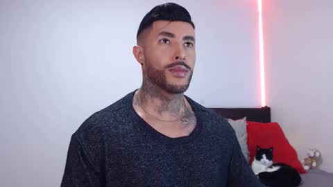 Independent Model online show from November 25, 2:21 am