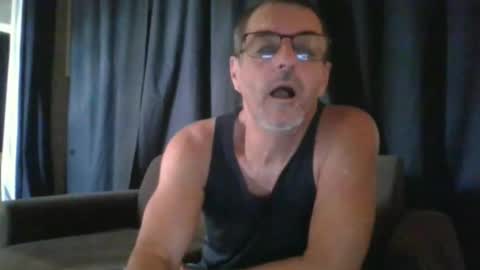 Max online show from March 10, 11:38 pm