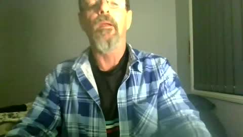 Max online show from June 25, 5:12 am