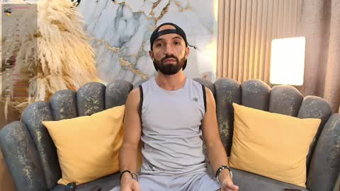 Maximus online show from April 2, 3:41 pm