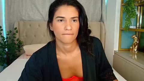 Maxine online show from February 14, 11:57 am