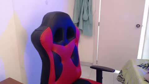 maxinesex_ online show from March 6, 3:55 pm