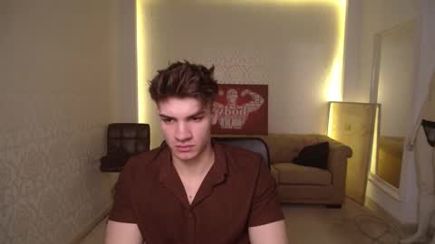 Snapshot of maxkaiden chatting on February 28, 5:37 am MaxKaiden online show from February 28, 5:37 am