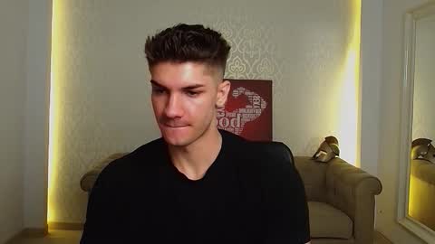Snapshot of maxkaiden chatting on September 21, 9:24 am MaxKaiden online show from September 21, 9:24 am