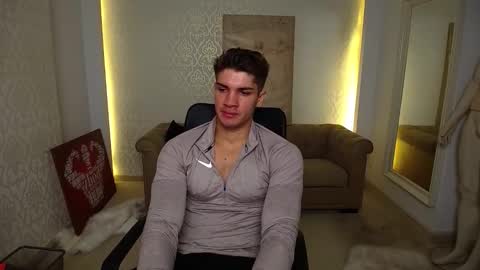 Snapshot of maxkaiden chatting on October 1, 4:55 am MaxKaiden online show from October 1, 4:55 am