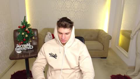 MaxKaiden online show from December 5, 6:56 am