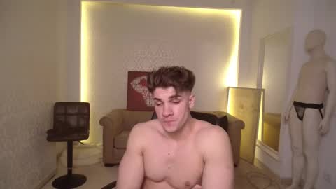 Snapshot of maxkaiden chatting on March 1, 8:13 am MaxKaiden online show from March 1, 8:13 am