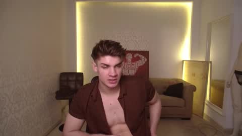 Snapshot of maxkaiden chatting on February 28, 8:42 am MaxKaiden online show from February 28, 8:42 am