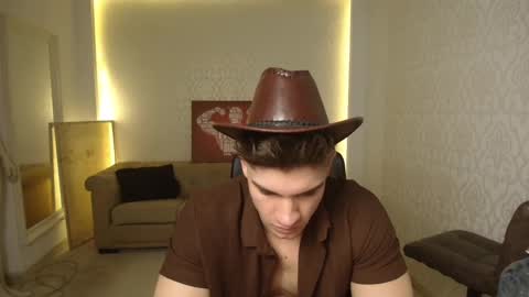 Snapshot of maxkaiden chatting on March 10, 11:34 am MaxKaiden online show from March 10, 11:34 am