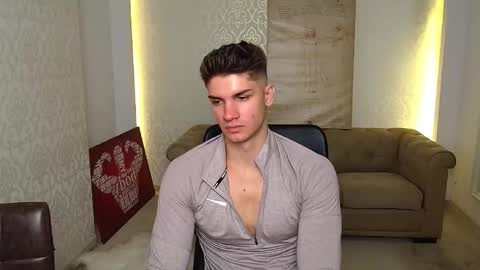 Snapshot of maxkaiden chatting on October 5, 6:44 am MaxKaiden online show from October 5, 6:44 am