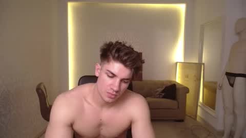 Snapshot of maxkaiden chatting on March 5, 11:28 am MaxKaiden online show from March 5, 11:28 am