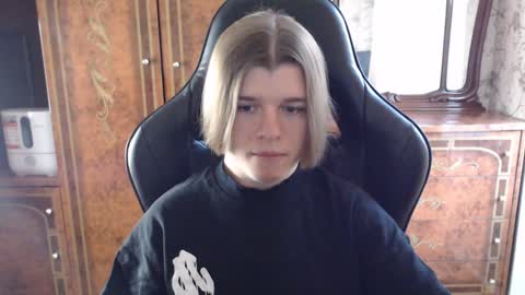 Max online show from December 21, 10:17 am