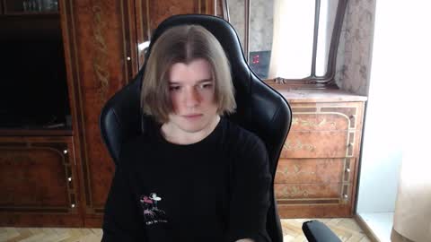 Max online show from March 4, 9:28 am