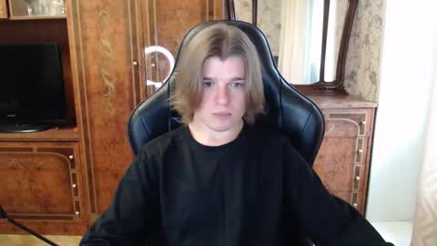 Max online show from October 7, 11:50 am