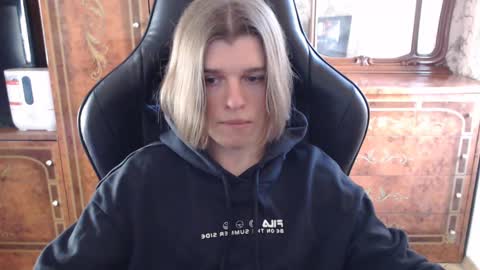 Max online show from February 22, 1:57 pm