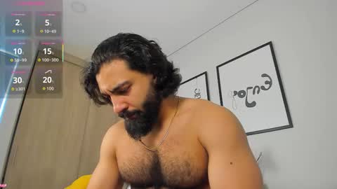 Max online show from November 9, 4:43 pm