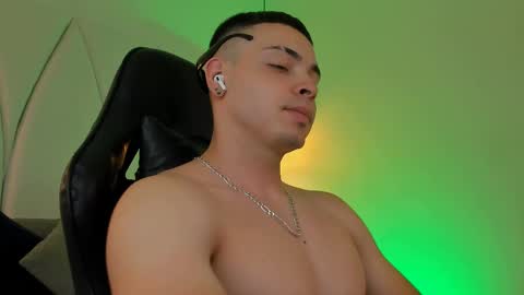 MAX online show from March 6, 10:47 pm