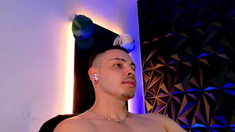 MAX online show from October 19, 1:10 am