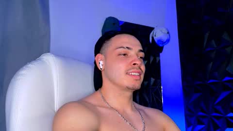 MAX online show from December 19, 10:27 pm