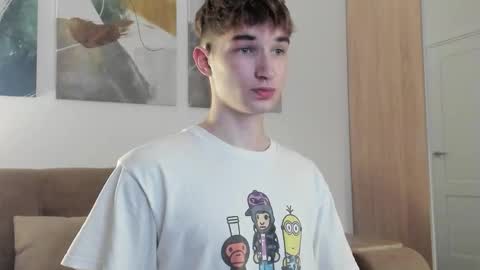 Snapshot of maxwellchik chatting on September 12, 1:46 pm maxwellchik online show from September 12, 1:46 pm