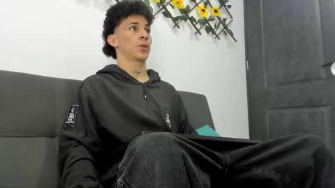 Max online show from March 2, 2:38 am