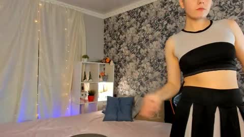 Leila online show from December 4, 11:32 am