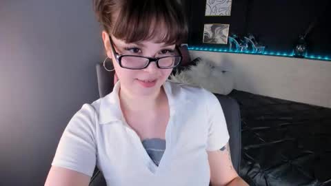 Maya online show from March 26, 2:22 pm