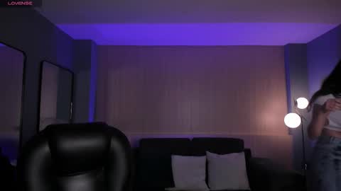 Maya online show from March 4, 3:25 am