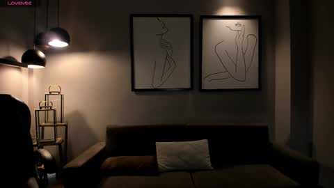 Maya online show from December 20, 4:08 am