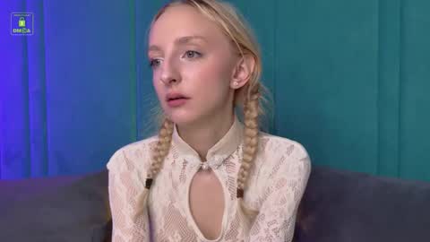 Maya online show from October 31, 6:47 am