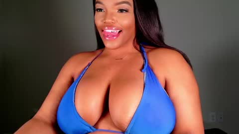 MayBabi online show from February 18, 1:10 am