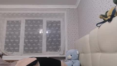 maybe_doll online show from October 19, 9:08 pm