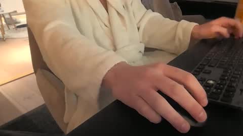 mbryni online show from December 19, 9:16 am