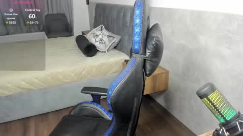 mcfly_11 online show from November 28, 11:56 pm