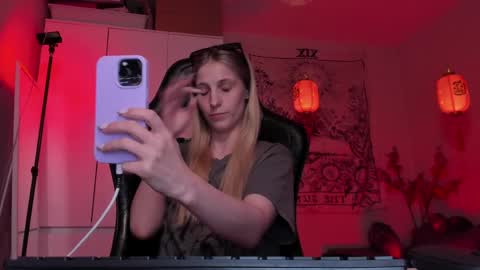 Anna online show from April 19, 9:17 pm