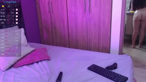 Snapshot of medelynevans chatting on January 10, 9:10 pm medelyn  Instagram mady evans13 online show from January 10, 9:10 pm