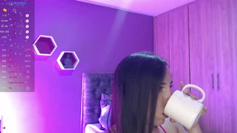Snapshot of medelynevans chatting on February 7, 11:34 pm medelyn  Instagram mady evans13 online show from February 7, 11:34 pm