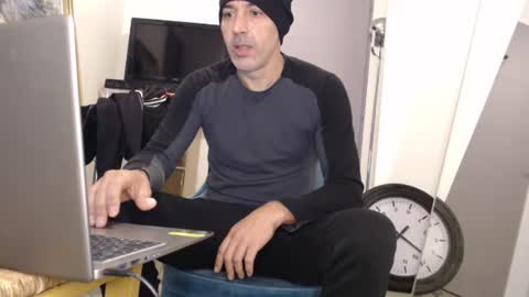 Meditmtc online show from December 25, 8:28 pm