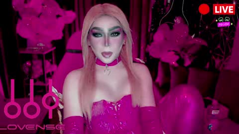 THE QUEEN ALPHA   Queen Medusa Prey online show from April 21, 1:53 am