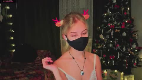 meeeewmeeeeow online show from December 21, 1:34 am