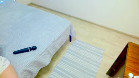 Viola online show from March 30, 4:07 pm