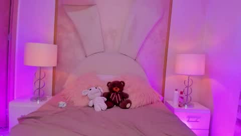 Megan online show from November 15, 12:07 pm