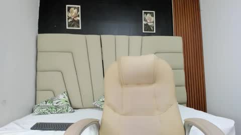 Megan online show from November 5, 3:08 am