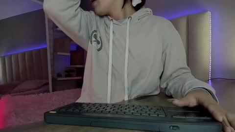     online show from March 2, 11:39 am