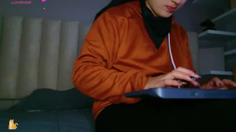     online show from November 5, 12:07 pm