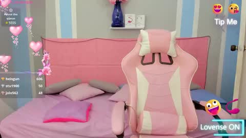 Snapshot of meganqueen2 chatting on February 3, 9:39 pm Megan Queen online show from February 3, 9:39 pm