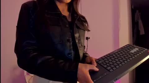Snapshot of meganthompsonn chatting on September 17, 3:32 am Megan online show from September 17, 3:32 am