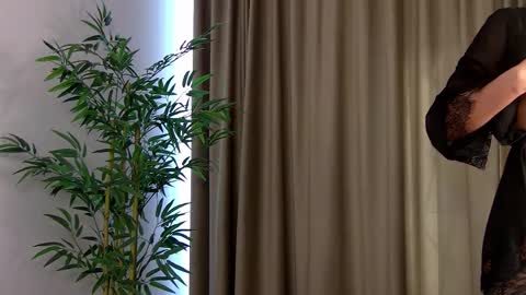 meganvond online show from April 23, 12:40 pm