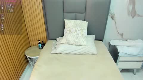 M E G A N  online show from November 21, 3:26 am