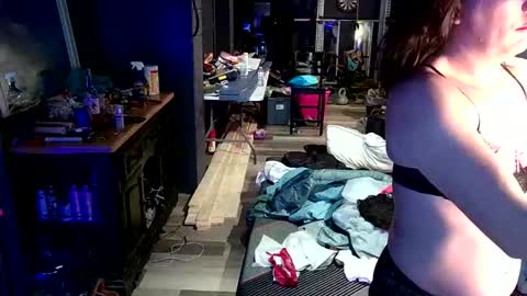 Snapshot of meghanhanx chatting on October 22, 10:44 pm meghan online show from October 22, 10:44 pm